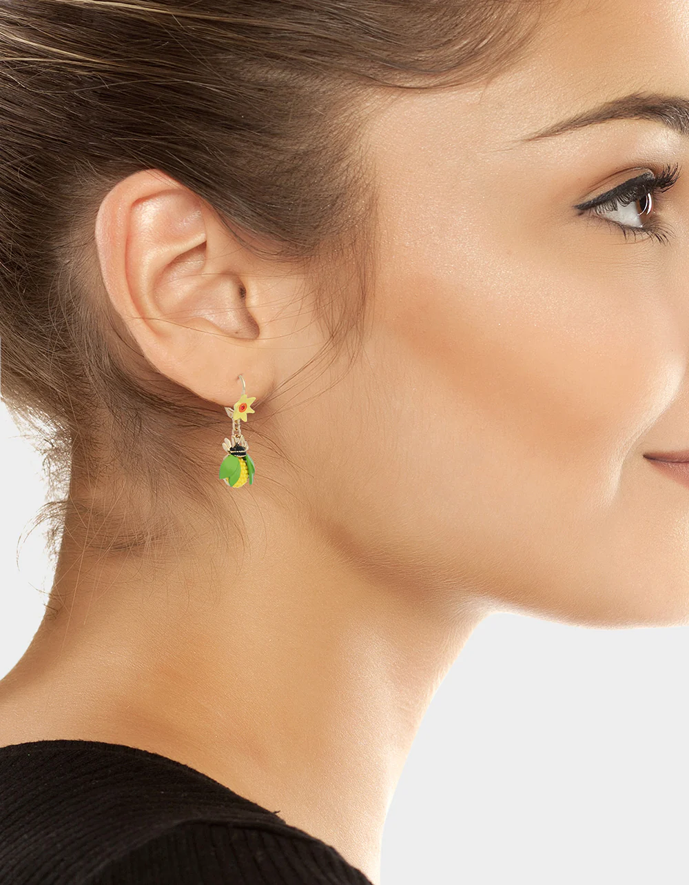 BEE FLOWER LEVER BACK EARRINGS YELLOW - Image 3